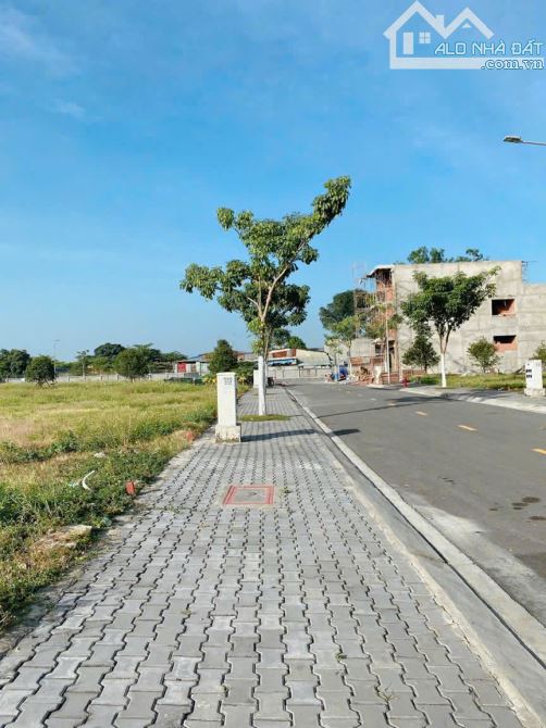 Sở hữu lô đất ngay cạnh nút giao thông lớn thứ 2 TP HCM, cạnh TTTM BigC, nhà ga Metro số 1 - 3