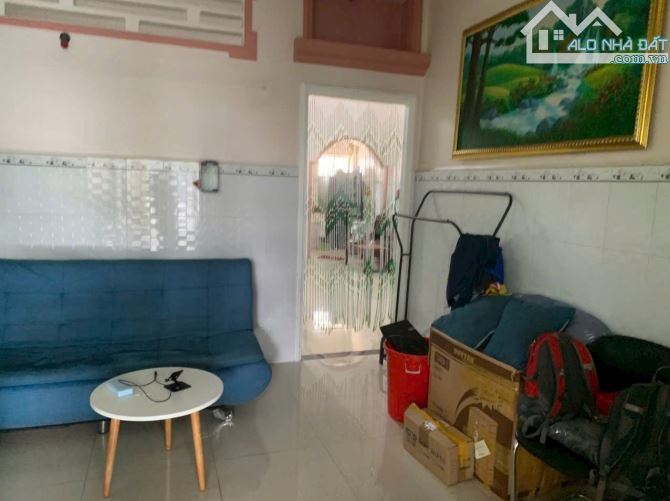 Bán nhà mặt tiền Lái Thiêu 49 Ngang 6,7m nở hậu 6,8m rất đẹp nhà còn mới - 3