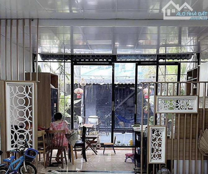 NHÀ MT ĐƯỜNG VŨ XUÂN THIỀU_ TIỆN ÍCH ĐẦY ĐỦ_ DT:100m2_ GIÁ: 6 tỷ 7 TL - 3