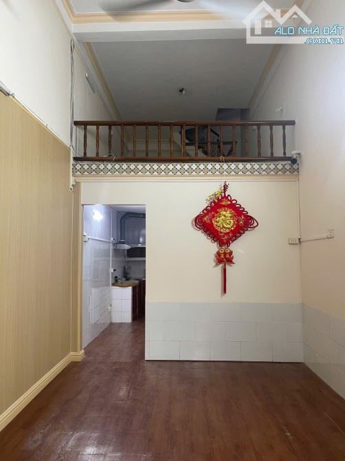 Cho thuê nhà ngõ 100 Kim Ngưu, 50m2 x 2.5 tầng, 9.5 Triệu VP.cty, ở gia đình - 3