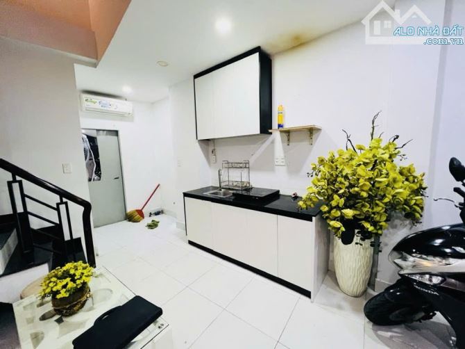 NHÀ ĐẸP CHỢ BÀ CHIỂU - 4 TẦNG - CHỈ 6.X TỶ - XE TẢI THÔNG - BẠCH ĐẰNG - BÌNH THẠNH . - 3