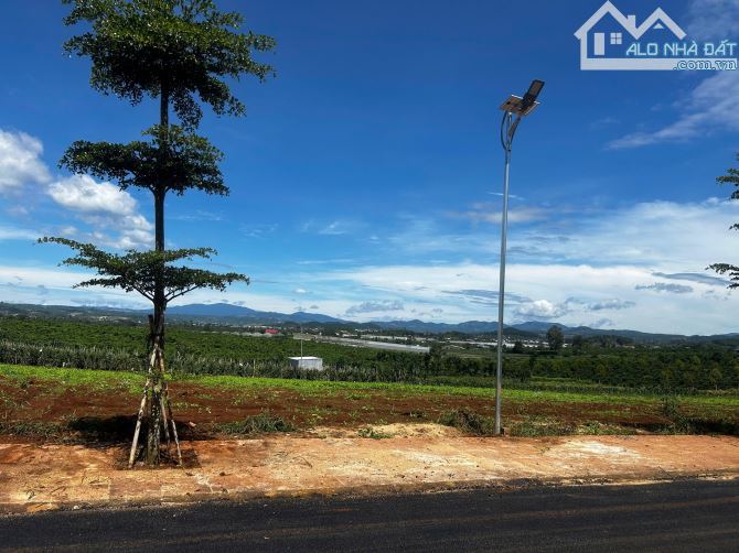 Lâm Đồng lô đất ngang 6m, sâu 28m. Đường nhựa trước đất 6m, sẵn sổ có thổ cư giá bán triệu - 3