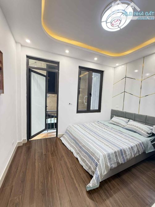 MẶT NGÕ - CÁCH OTO TRÁNH 20M - CÔNG VIÊN TRƯỚC CỬA - NHÀ ĐẸP - FULL NỘI THẤT - 2 THOÁNG - 3