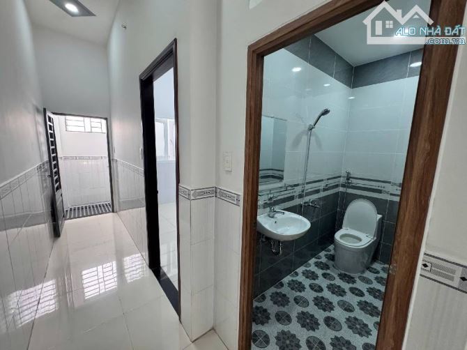 NHÀ 3 Lầu,mới keng vô ở liền,60m2,ngay Nguyễn Sơn-5tỷ - 3