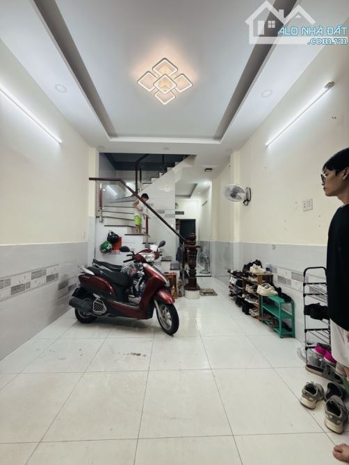 Bán nhà hẻm 62 lâm văn bền P Tân Kiểng Quận 7. 13m2 - 3