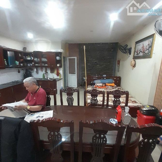NHÀ MẶT NGÕ - GẦN PHỐ-HỒ TÂY VÀI PHÚT ĐI BỘ-HÀNG XÓM KĐT STALAKE_4 TẦNG-57/70M2-13,6 TỶ - 3