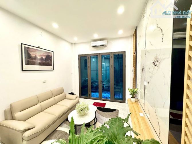 🏡 Bán Nhà Hoàng Văn Thái, Lê Trọng Tấn - Rộng, Thoáng – 3T– 58 m – 8.15 tỷ - 3