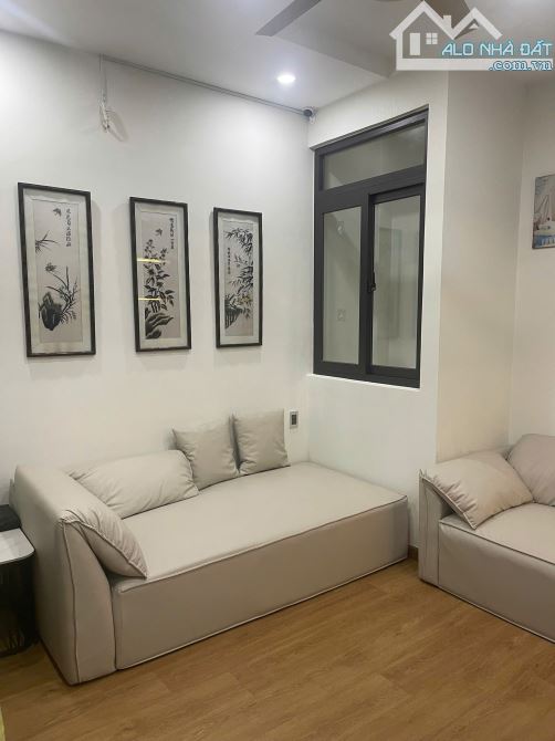 HIẾM- VIP -Giá tốt nhất-HẺM 8M CMT8- CHỈ 8,8 TỶ- DT đẹp 60m2- 3 tầng ở ngay- chỉ có1 căn d - 3