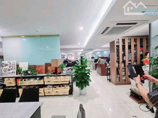 Bán gấp toà văn phòng mặt phố Trần Hưng Đạo- Hoàn Kiếm 438m2- 15 tầng - 3