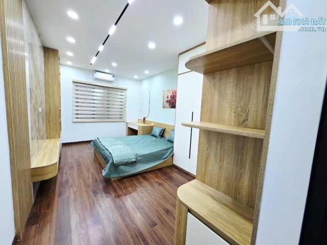 Nhà mới xây hiện đại đẹp thang máy ! Khu dân cư gần trường học.  dân chí cao - 3