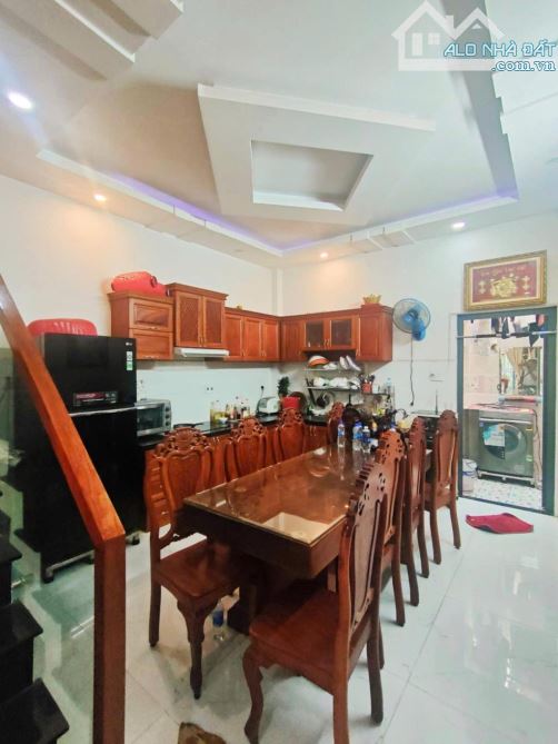 NHÀ ĐẸP 4 TẦNG – NGANG SIÊU HIẾM 8M- HẺM 6M XE HƠI- SÁT MẶT TIỀN- CHỈ 8,990TỈ - 3