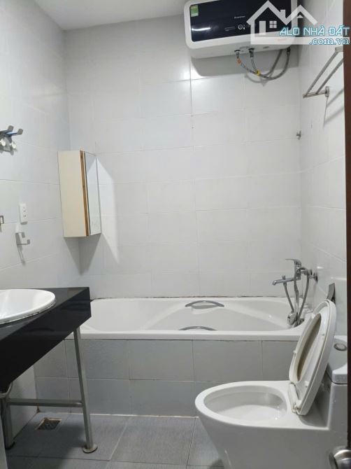 💥NHÀ HẺM Ô TÔ ĐỖ CỬA - HẺM THÔNG - QUA QUẬN 1 CHỈ 2 PHÚT - 3 TẦNG BTCT - ĐANG CÓ DÒNG TIỀ - 3