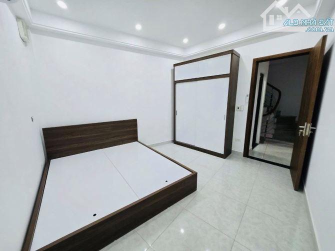 NHÀ MỚI Ở LUÔN - GẦN PHỐ - 10M RA Ô TÔ TRÁNH - NGÕ THÔNG - TIỆN ÍCH BẠT NGÀN - HÀNG XÓM T - 3