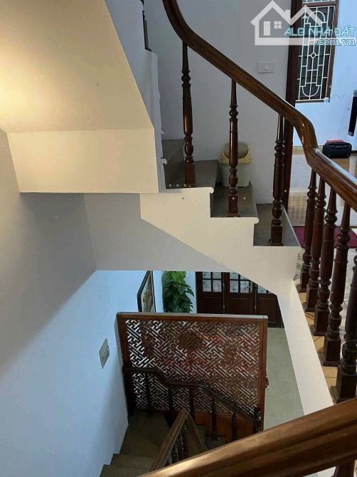 Tổng Tài Né Bão – Sở Hữu Nhà Đẹp Hoàng Cầu - 3