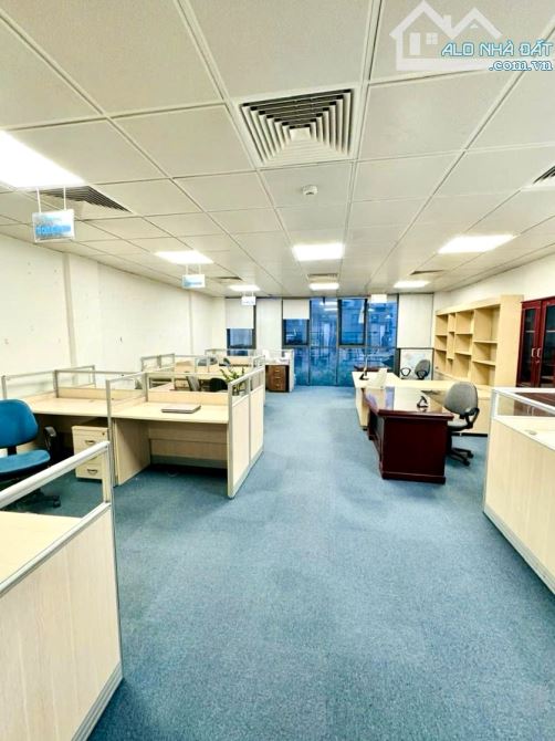 Cho thuê 1.2 tỷ/năm! Mặt phố Tây Sơn, vỉa hè, kinh doanh, thông sàn thang máy, 116m*7T