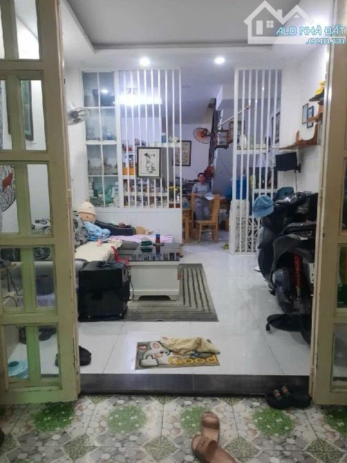 4x17m, Phường 14 Gò Vấp, có phòng dưới trệt, nở hậu, chỉ nhỉnh 5 tỷ - 3