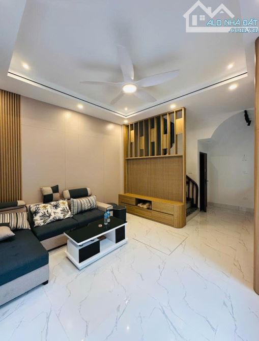 Bán nhà Thạch Cầu, Long Biên 33m2, 5 tầng, lô góc, ô tô đỗ cửa, nội thất đầy đủ, 6.55 tỷ - 3