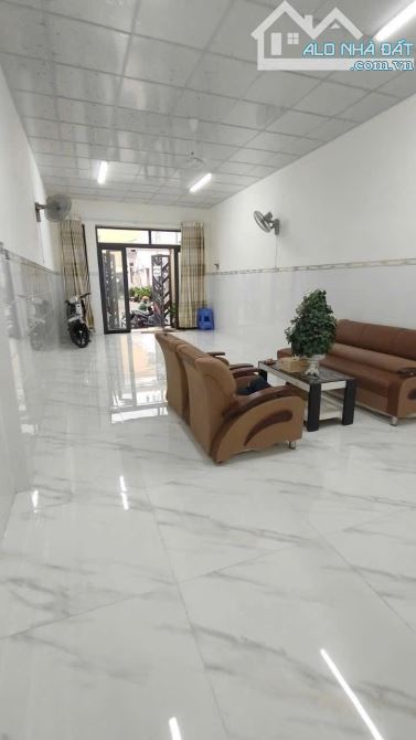 Nhà Mặt Tiền Nguyễn Văn Tuôi thị trấn Bến Lức Long An 116m2 - 3