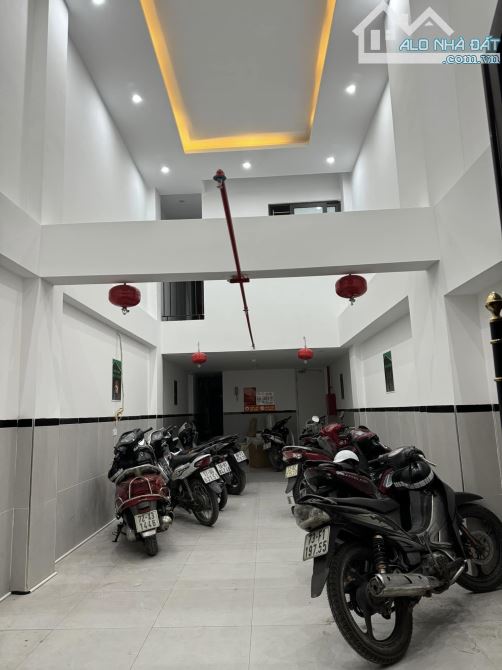 CCMN Lạc Long Quân 82m2 x 7T x 21PKK, dòng tiền 100tr/th, PCCC đầy đủ, gần hồ, gần oto - 3