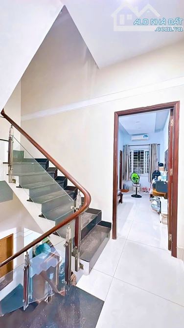 Bán 🏠 hẻm 3Tầng mới đẹp xuất 7,35 tỷ Hoàng diệu p4 Q4 đầy đủ tiện ích không thiếu thứ gì - 3
