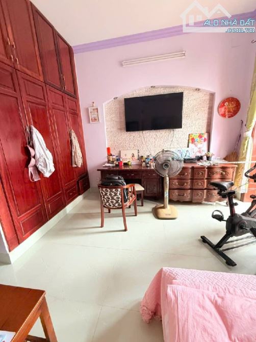 NHÀ 4 TẦNG KIÊN CỐ – DT 198M² – VỊ TRÍ VÀNG GẦN TRẦN NÃO, QUẬN 2 - 3