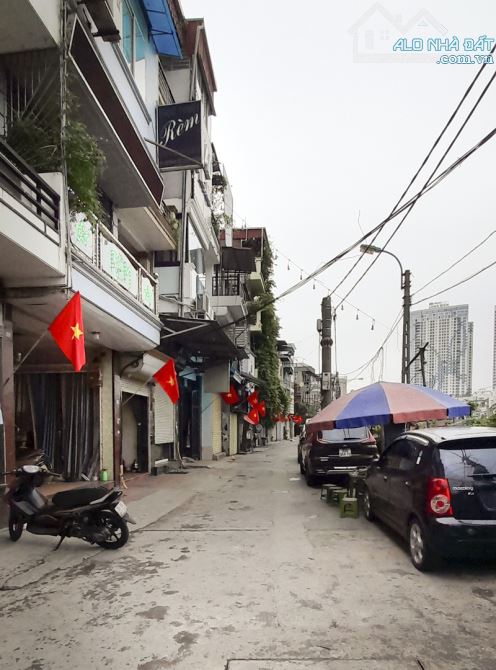 Bán nhà mặt phố Long Biên, Diện tích 31/40 m2, Lô góc, Nở hậu. Nhà 4 tầng, Giá : 5.5 tỷ - 3