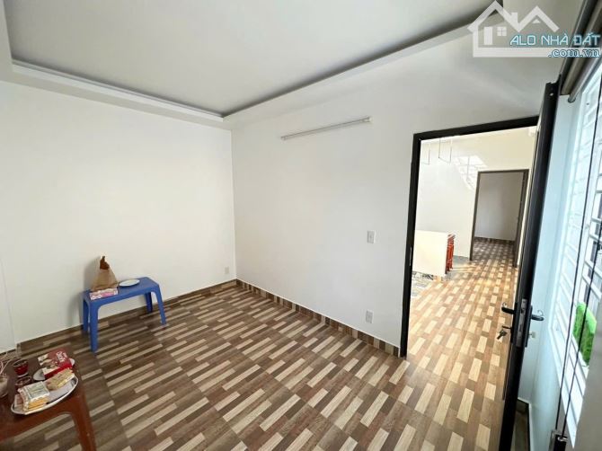 Nhà 3 tầng đường Trường Chinh - 43m2 - Cách mặt đường chính 30m - 3