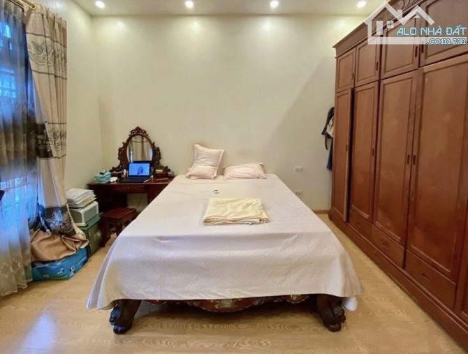 PHỐ NGUYỄN HOÀNG, 5 TẦNG LÔ GÓC- GARA Ô TÔ, NGÕ THÔNG, GẦN PHỐ - 3