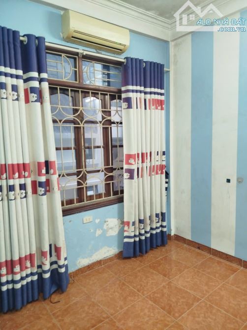 Cho thuê nhà nguyên căn ngõ 164 đường Vương Thừa Vũ, Khương Trung, Thanh Xuân. DT 33m x 4 - 3