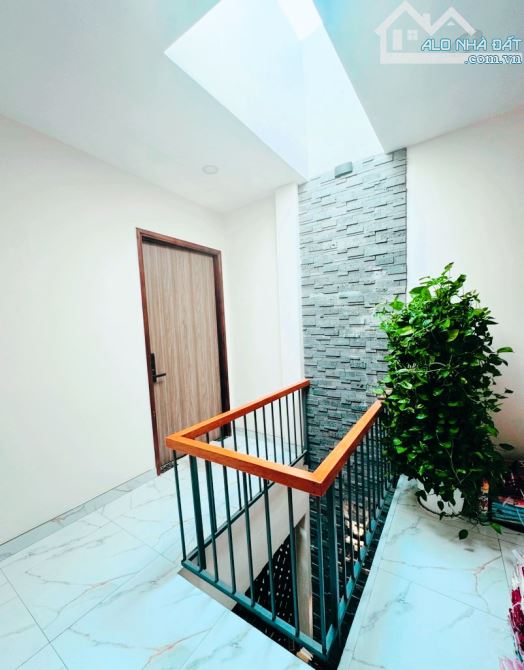 BÁN NHÀ ĐẸP GẦN NGUYỄN SƠN 50M RA MẶT TIỀN 2 TẦNG 110M2 (5X22) 4PN GIÁ 7.X TỶ - 4