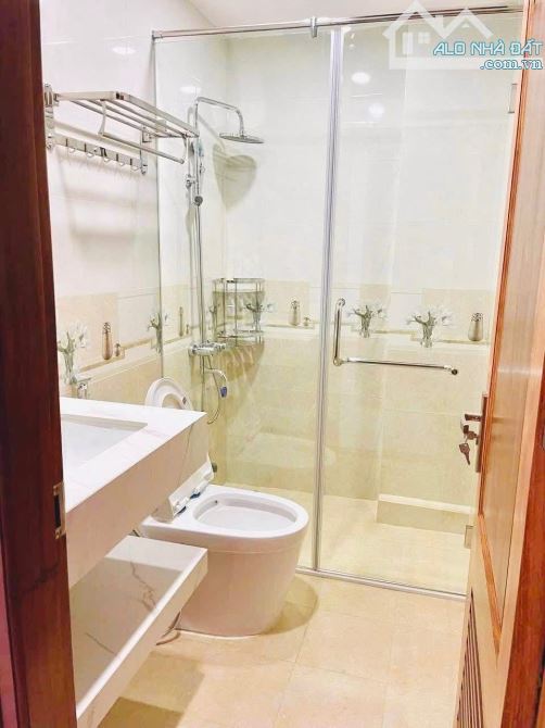 Bán nhà đường Lê Trọng Tấn - Nhà Ở Ngay - Còn Mới - Gần Đường Lớn - Thiết Kế Hiện Đại - 4