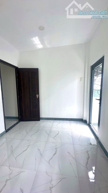 Bán nhà giáp Tên Lửa, 26m2, giá 2 tỷ xx - 4
