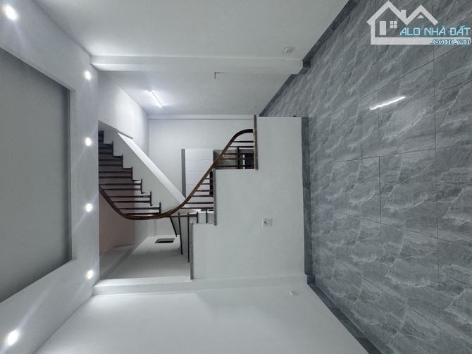 Nhà mới 5T  vị trí đẹp tại thị trấn Phùng cần bán - 4
