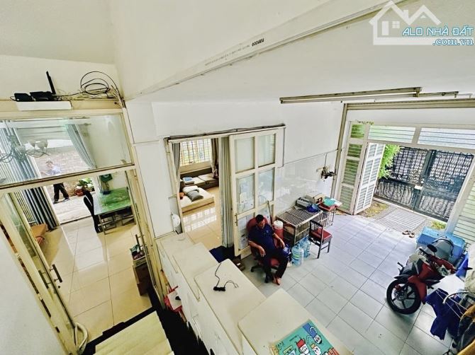BIỆT THỰ 3 TẦNG - 300M2 - GARA OTO - NGAY HOÀNG HOA THÁM - NGUYỄN VĂN ĐẬU - 4
