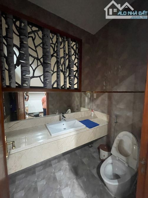 nhà đẹp 5 tầng có thang máy hẻm bạch đằng gần biển ngay tttp nha trang. - 4