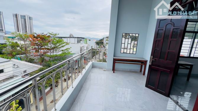 🔥Bán Nhà 3 Tầng Gần Biển chưa tới 6 Tỷ Đường Ô Tô 10M - 4