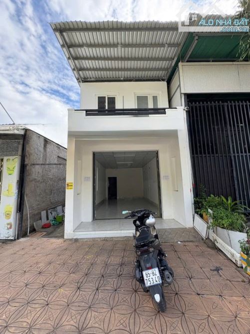 Cho thuê nhà mặt tiền đường bờ kè sông hậu gần nhà hàng lúa nếp giá dưới 10 triệu - 4