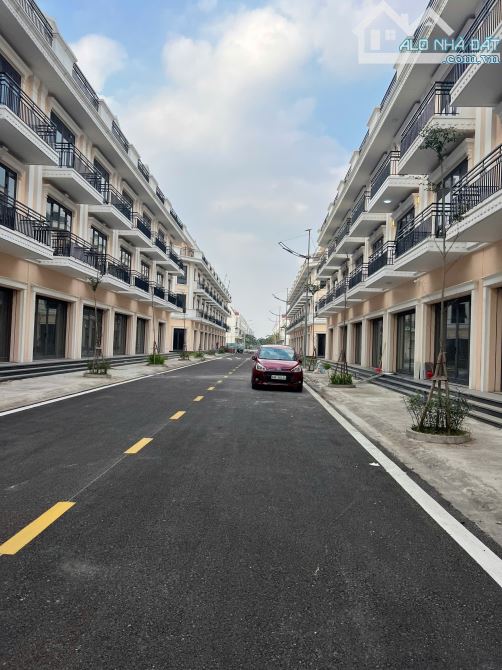 👉 Mua xong lãi luôn căn shophouse Vietsing Square KĐT VSIP Bắc Ninh - 4