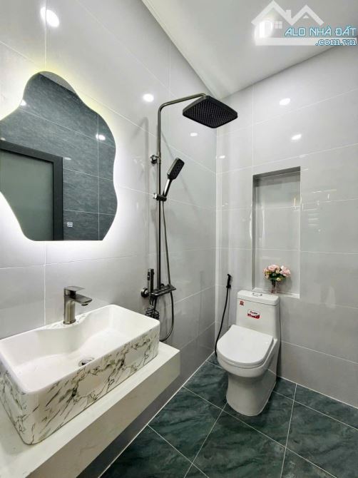 Cơ hội đầu tư nhà 68m² Nguyễn Đình Chiểu đoạn 2 chiều giá 4.15 tỷ. Xây 1 trệt 2 lầu, SHR - 4