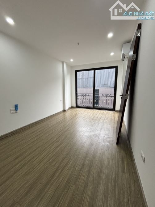 ĐỨC GIANG - BÌNH MINH GARDEN- LÔ GÓC THANG MÁY - Ô TÔ - CÁCH 15M RA Ô TÔ TRÁNH. 10.5 TỶ - 4