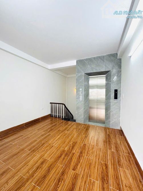BÁN NHÀ NGUYỄN VĂN LINH-6 TẦNG-40m2-NHỈNH 8 TỶ-THANG MÁY-FULL NỘI THẤT-Ô TÔ VÀO NHÀ - 4