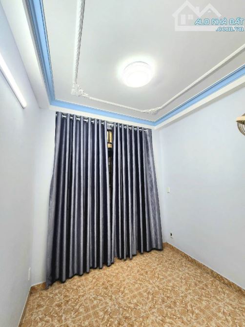 4 TẦNG - GẦN CẦU CHÀ VÀ - GIÁP QUẬN 5 - TÙNG THIỆN VƯƠNG- Q.8-DT: 27M2-  4 TỶ 850. - 4