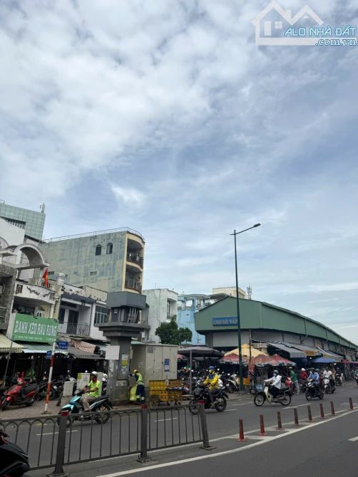 Bán Nhà Gần Chợ Gò Vấp ! - 36m2 (4 x 9m) - Hẻm Ôtô Thông - Giá chỉ 3 tỷ hơn - 4
