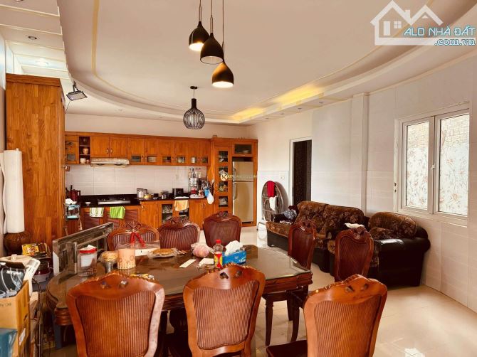 Siêu phẩm Villa Đà Lạt 631m² – Sổ riêng – Đường Hùng Vương, ô tô vào tận nơi – Giá chỉ 25 - 4