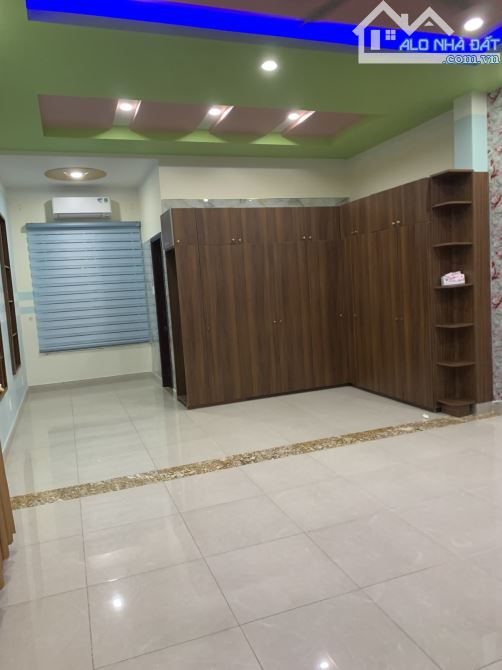 BÁN GẤP NHÀ 4 TẦNG – LÔ GÓC 2 MT – TRUNG TÂM HÀNH CHÍNH DĨ AN – 124m² (5×24) - 4