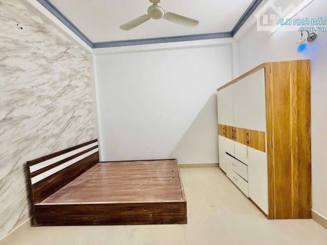 Nhà 3 tầng đường THẠNH LỘC 15 phường Thạnh Lộc Q12 DT 44,8m2 (4x12) hẻm 5m💰4,05Tỷ - 4