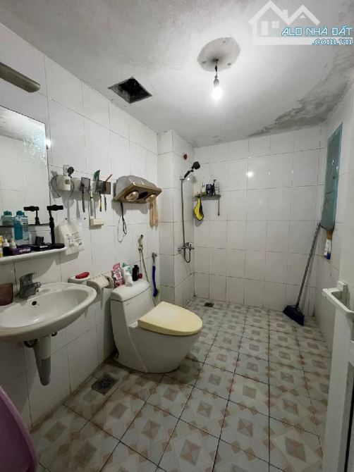 NHÀ MẶT NGÕ - GẦN PHỐ-HỒ TÂY VÀI PHÚT ĐI BỘ-HÀNG XÓM KĐT STALAKE_4 TẦNG-57/70M2-13,6 TỶ - 4