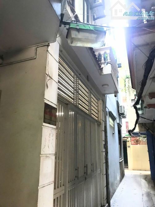 Chính chủ bán nhà riêng ngõ 106 đường Cầu Giấy - Hà Nội diện tích 42m, 6 tầng thang máy - 4