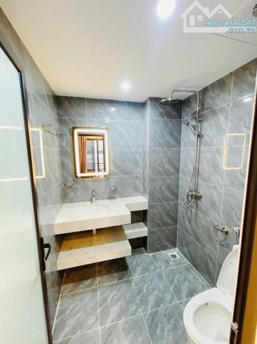 Bán Nhà 5 Tầng full Nội Thất, phố Dương Văn Bé, HBT Nhỉnh 8 tỷ. - 4