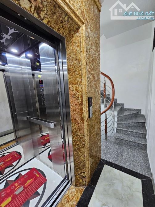 Cho thuê 1.2 tỷ/năm! Mặt phố Tây Sơn, vỉa hè, kinh doanh, thông sàn thang máy, 116m*7T